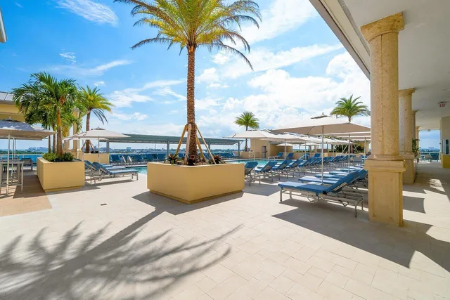 $3,500 | 2640 Lake Shore Drive, Unit 415, Riviera Beach, FL 33404