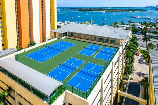 $3,500 | 2640 Lake Shore Drive, Unit 415, Riviera Beach, FL 33404