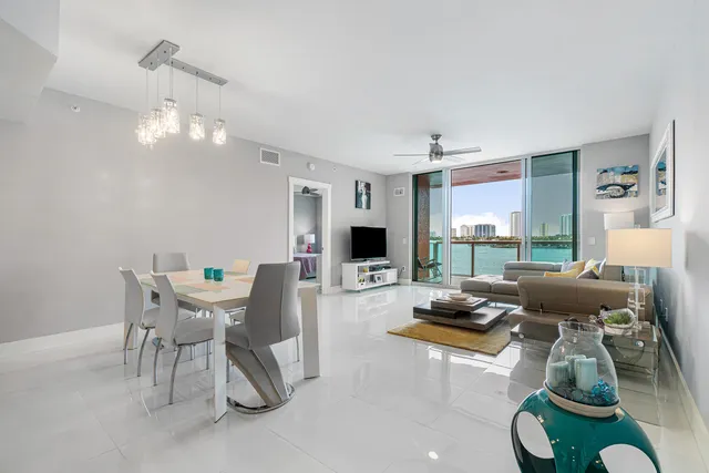 $3,500 | 2640 Lake Shore Drive, Unit 415, Riviera Beach, FL 33404