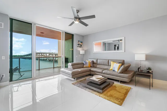 $3,500 | 2640 Lake Shore Drive, Unit 415, Riviera Beach, FL 33404