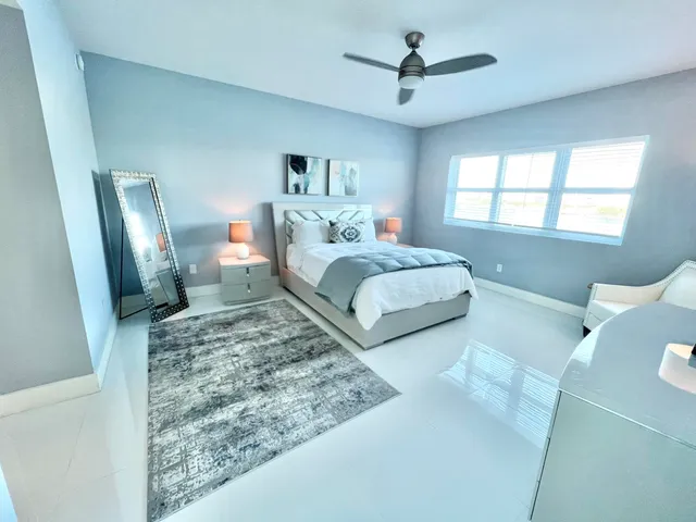 $3,500 | 2640 Lake Shore Drive, Unit 415, Riviera Beach, FL 33404