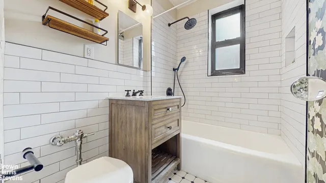 $2,850 | 645 West 239th Street, Unit 6A | Riverdale