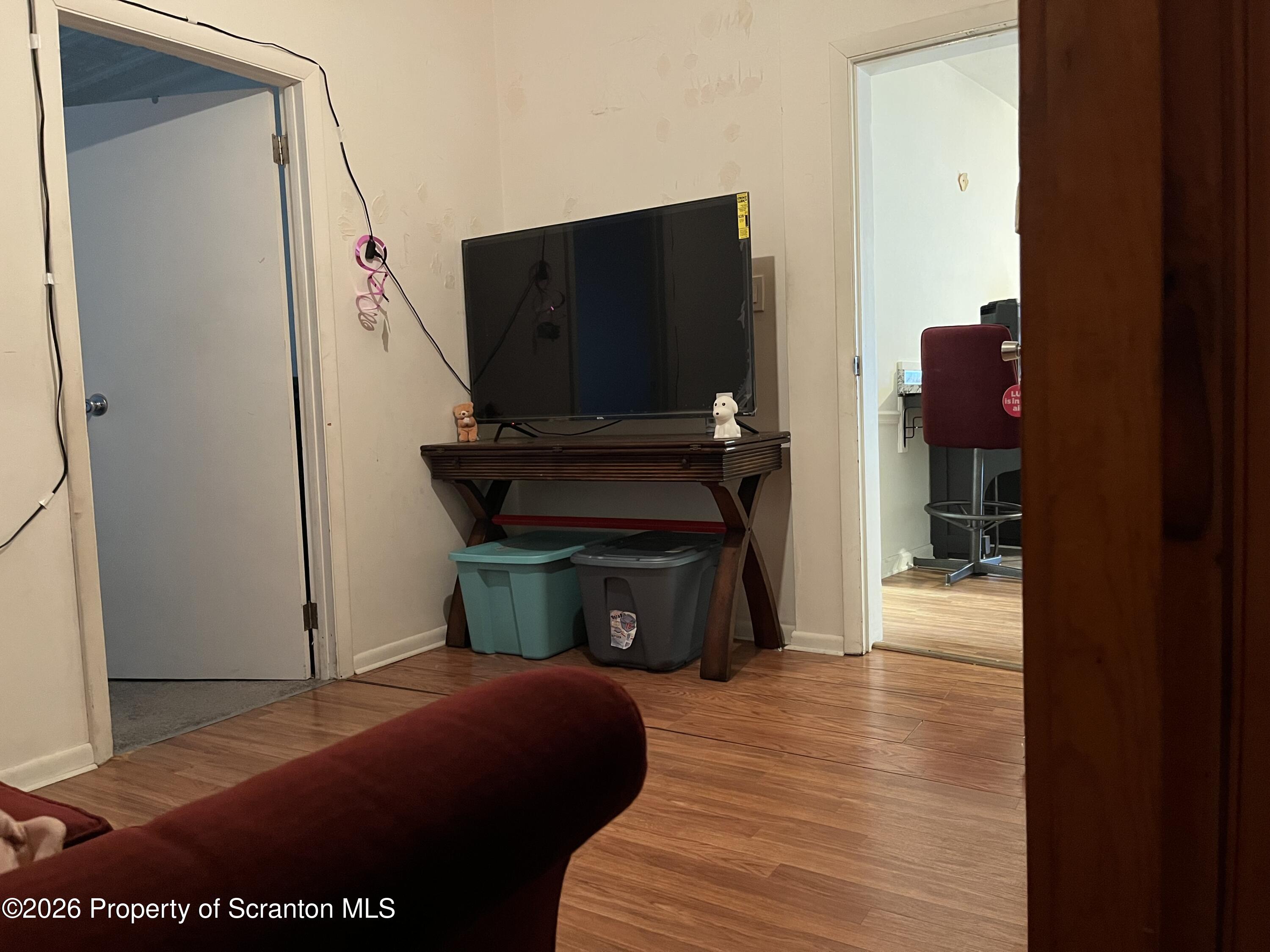 513 North Main Avenue Scranton, PA 18504 - Photo 8 of 31 walk through room