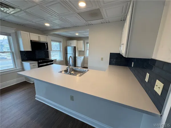 $1,850 | 117 Humboldt Parkway, Unit B, Buffalo, NY 14214