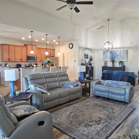 $384,900 | 1347 Oakmont Drive, Winter Haven, FL 33859