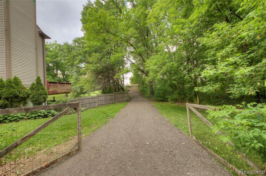 8164 Rattalee Lake Road Clarkston, MI 48348 - Photo 82 of 96