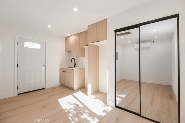 $1,950 | 10835 1/2 Parr Avenue, Sunland, CA 91040