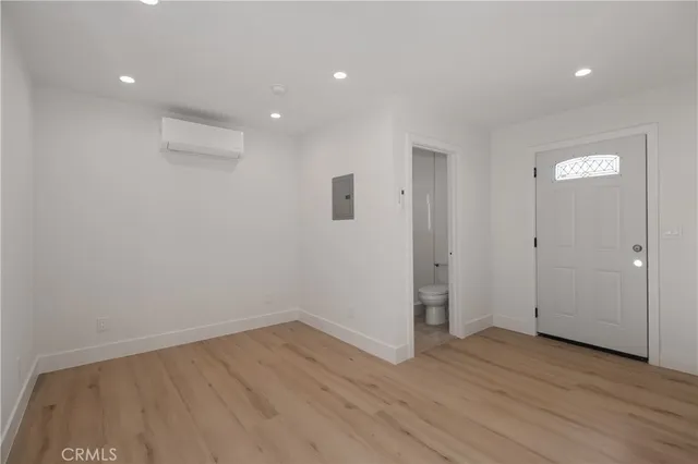 $1,950 | 10835 1/2 Parr Avenue, Sunland, CA 91040