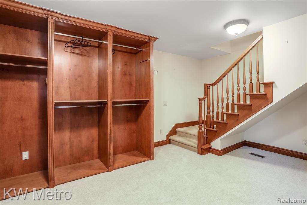 1553 Scenic Hollow Rochester, MI 48306 - Photo 40 of 65