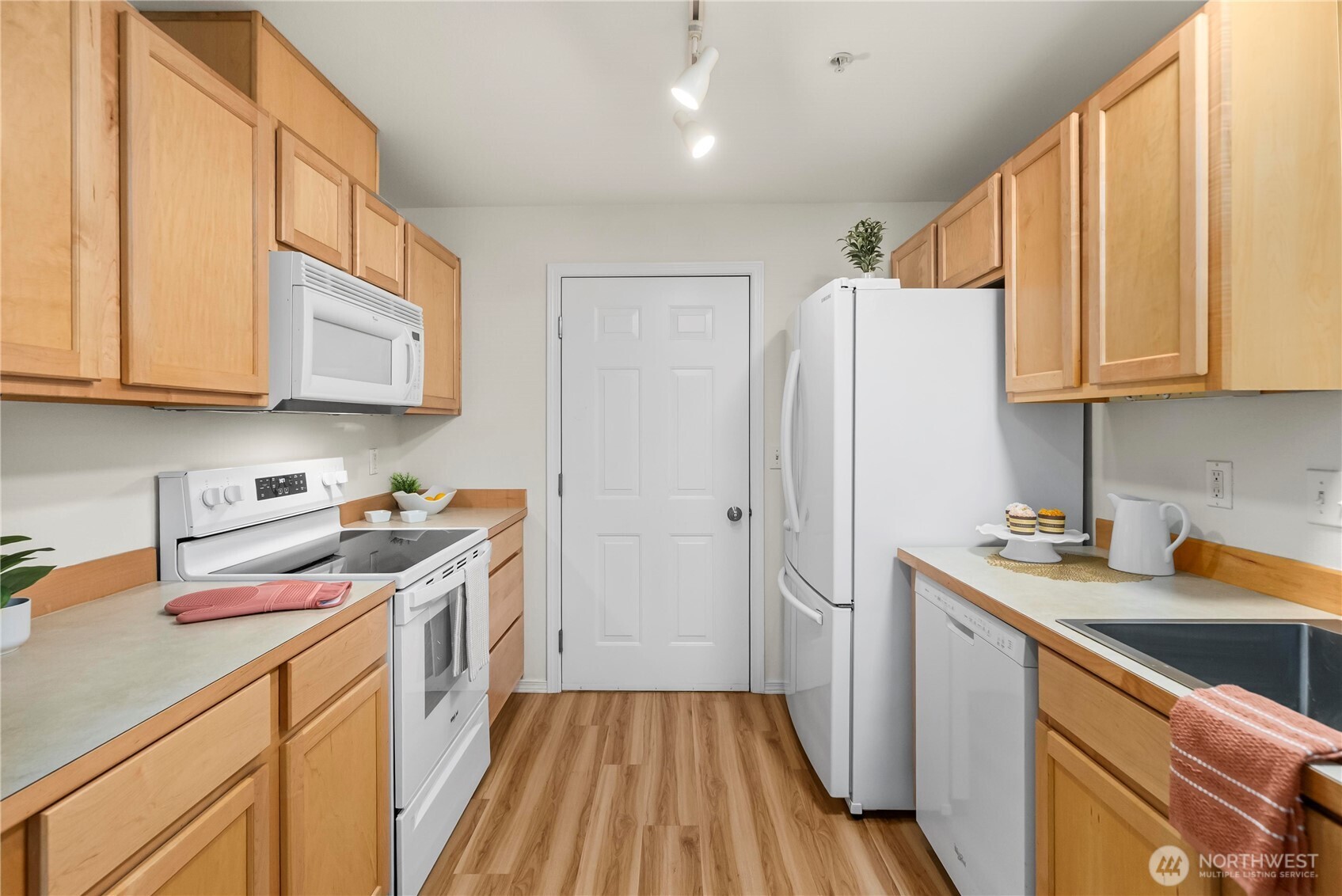 15325 Southeast 155th Place, Unit G1 Renton, WA 98058 - Photo 14 of 35