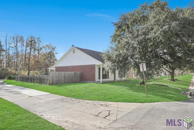 $219,900 | 17282 Lakepark Avenue, Baton Rouge, LA 70816