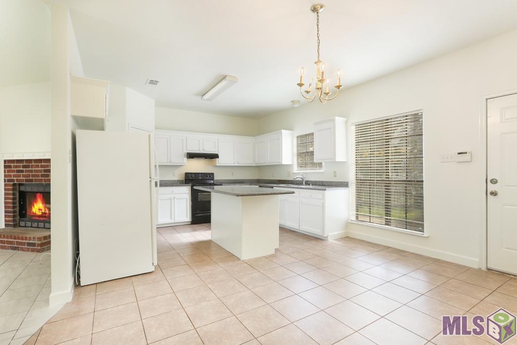 17282 Lakepark Avenue Baton Rouge, LA 70816 - Photo 11 of 22