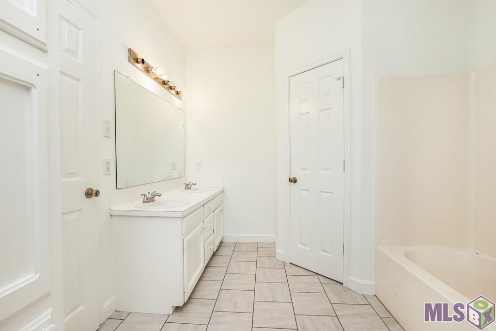 17282 Lakepark Avenue Baton Rouge, LA 70816 - Photo 16 of 22