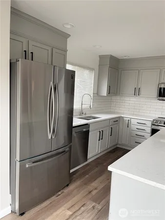$3,995 | 1909 Redmond Avenue Northeast, Renton, WA 98056