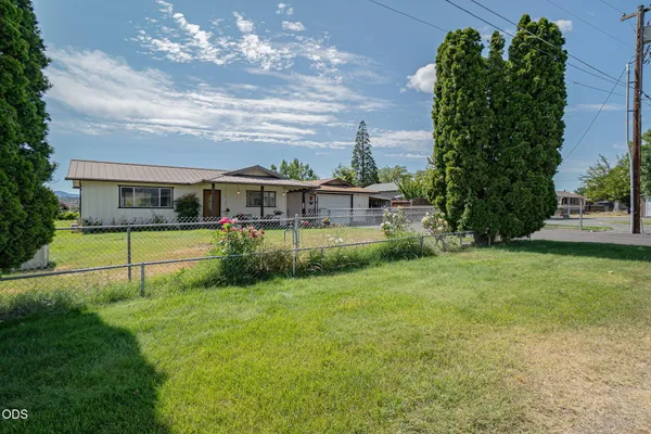$384,900 | 6181 Thistle Lane, Central Point, OR 97502