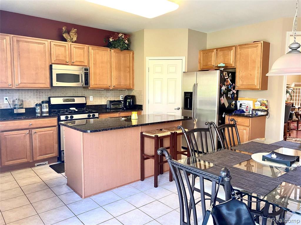 28113 Declaration Drive Novi, MI 48377 - Photo 6 of 25
