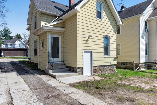 $109,900 | 202 South W Avenue, Jackson, MI 49201