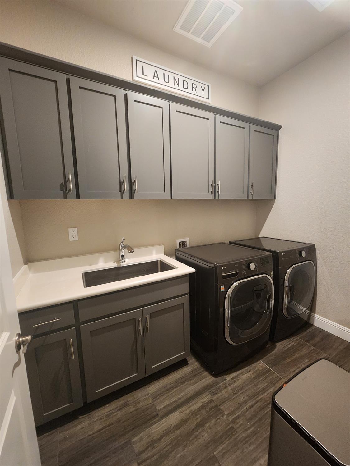 1820 Van Ruiten Drive Lodi, CA 95242 - Photo 13 of 32 Laundry Room