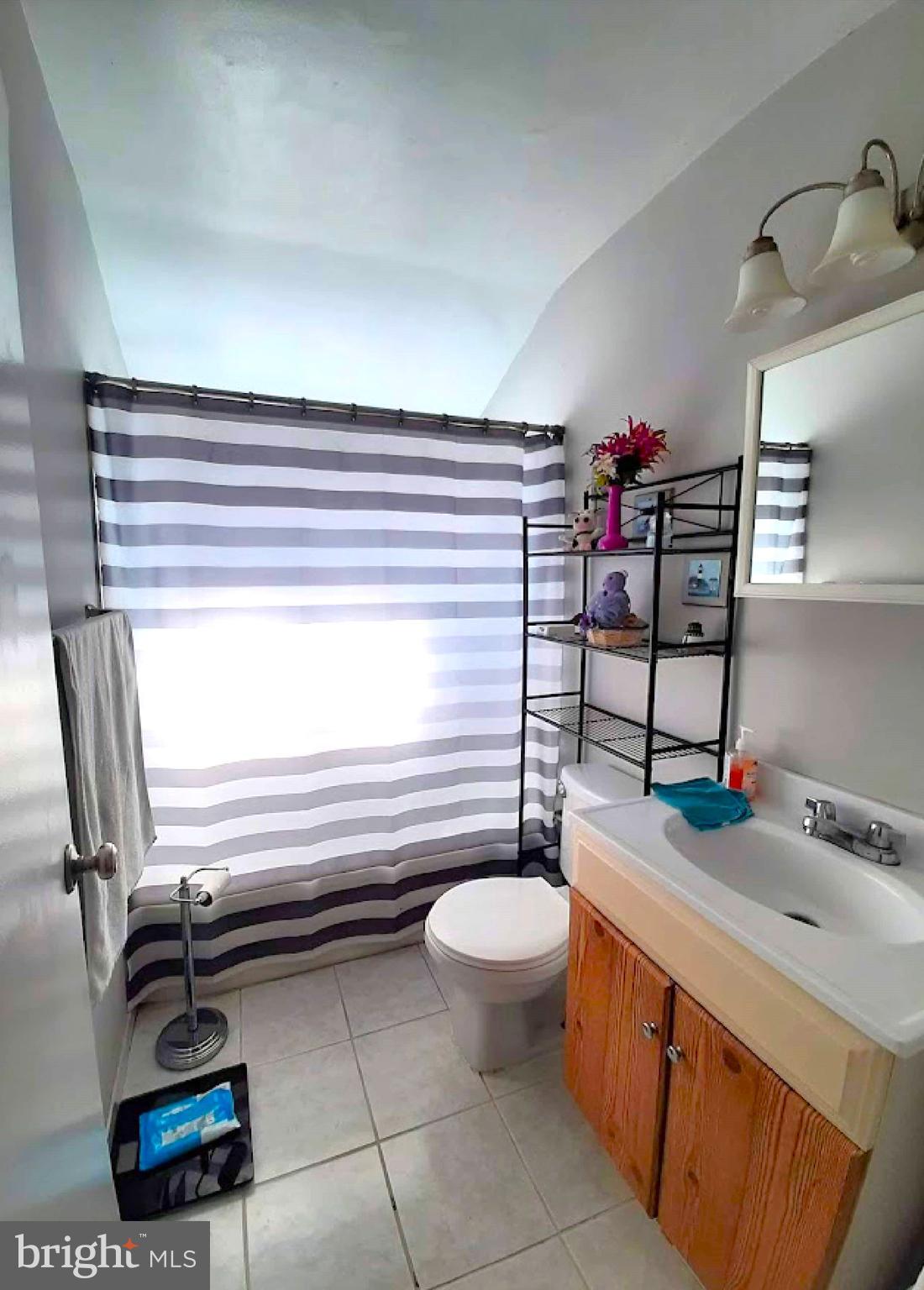 3421 North Point Road Baltimore, MD 21222 - Photo 13 of 19 Bathroom