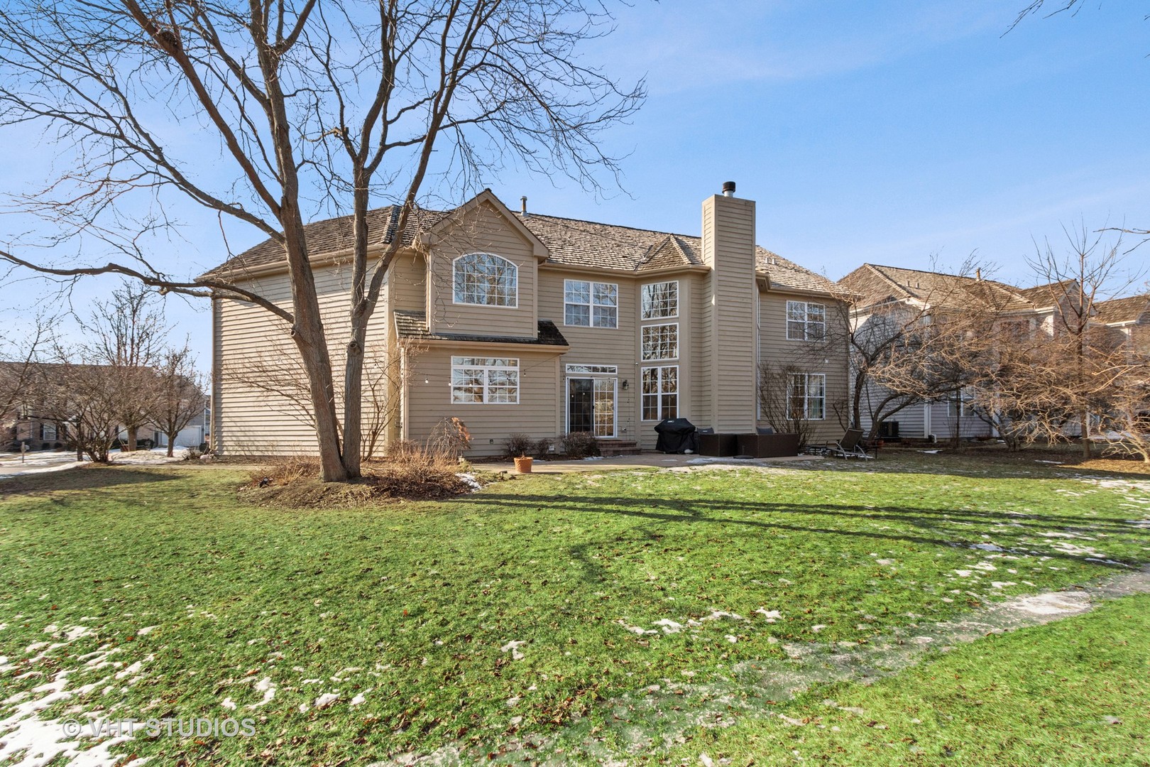 411 Morgan Lane Fox River Grove, IL 60021 - Photo 35 of 37 a front view of a house with a yard