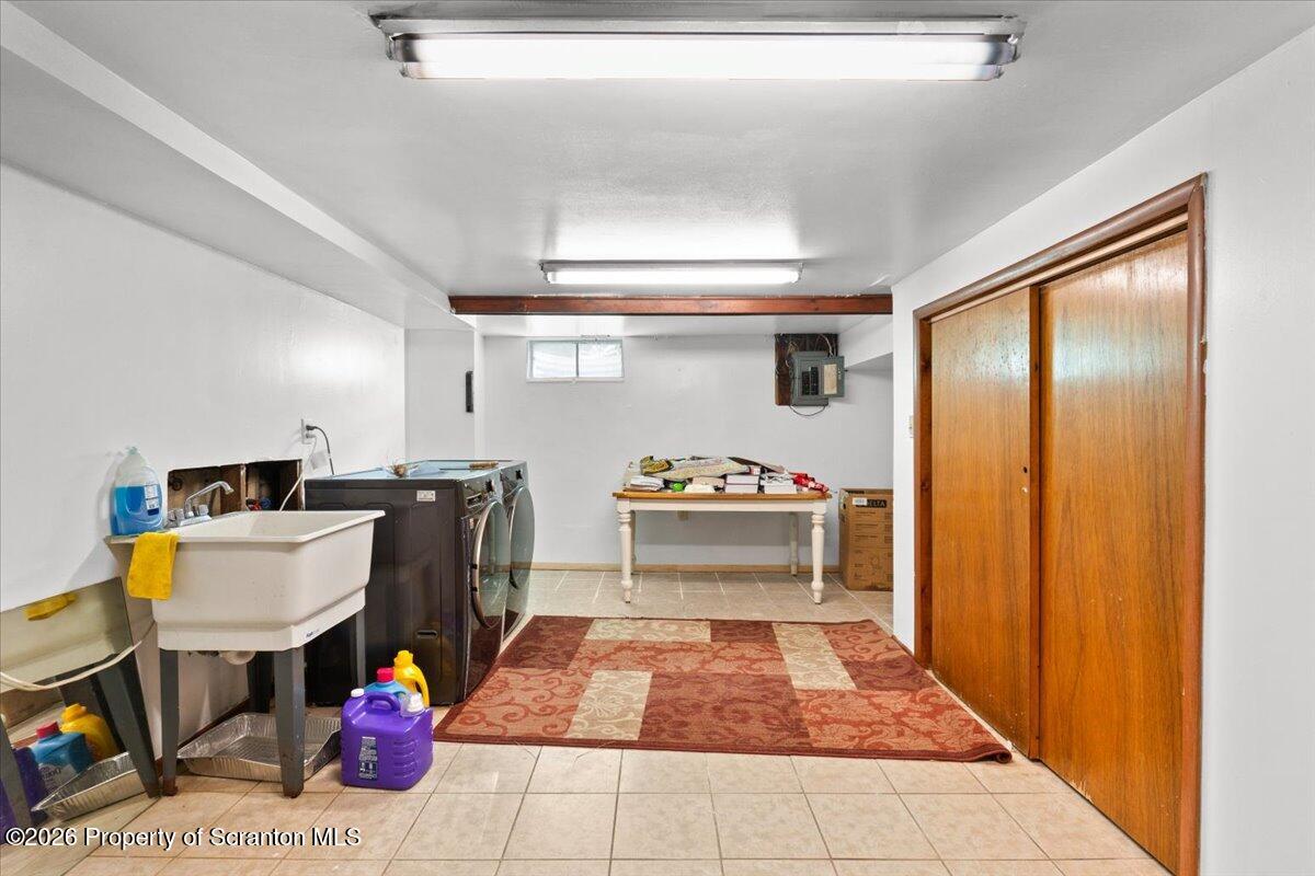 833 Palm Street Scranton, PA 18505 - Photo 23 of 33 a walk in closet