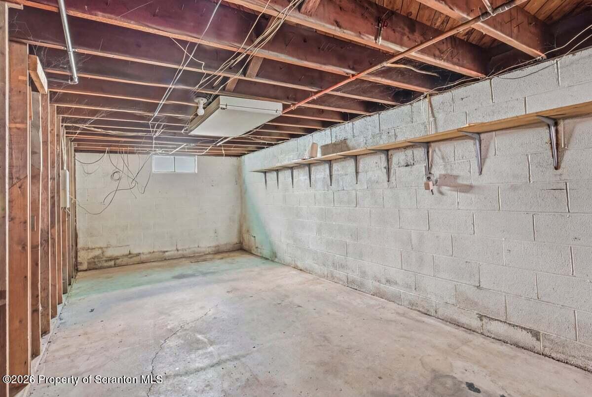833 Palm Street Scranton, PA 18505 - Photo 27 of 33 a view of an empty room