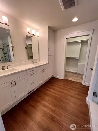 $2,700 | 321 East Soderberg Road, Unit A2, Allyn, WA 98524