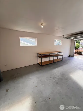 $2,700 | 321 East Soderberg Road, Unit A2, Allyn, WA 98524