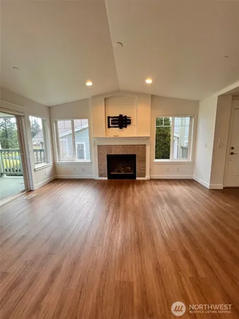 $2,700 | 321 East Soderberg Road, Unit A2, Allyn, WA 98524