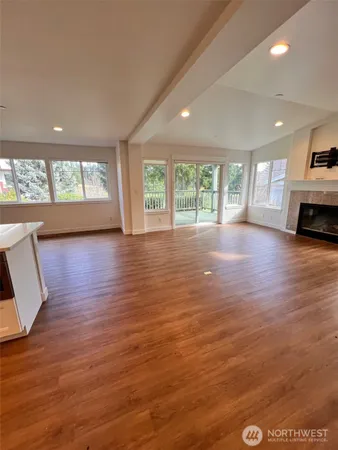 $2,700 | 321 East Soderberg Road, Unit A2, Allyn, WA 98524