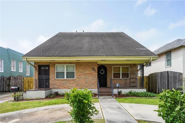 $489,900 | 6620 Canal Boulevard, New Orleans, LA 70124