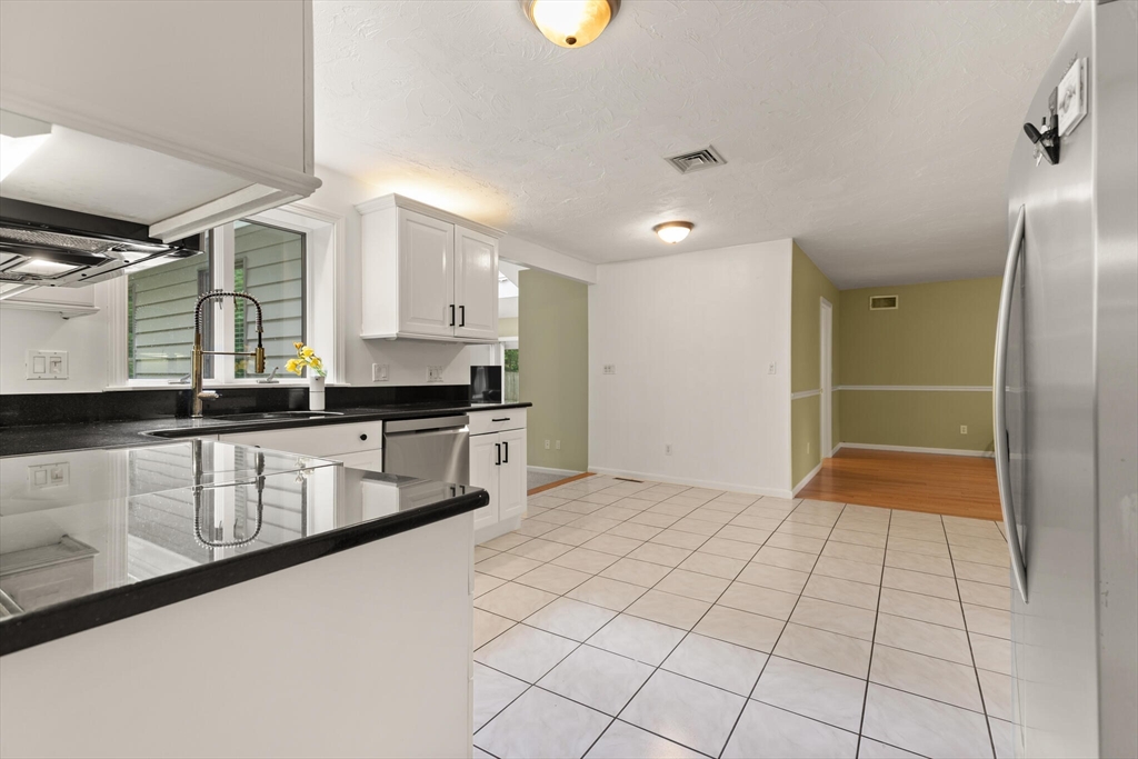 9 Arnold Road Framingham, MA 01701 - Photo 13 of 31