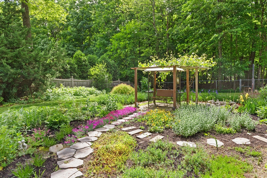 9 Arnold Road Framingham, MA 01701 - Photo 26 of 31