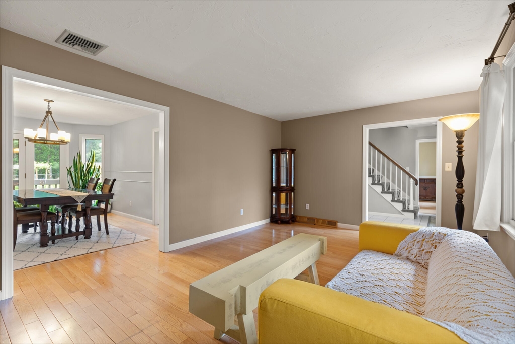 9 Arnold Road Framingham, MA 01701 - Photo 7 of 31