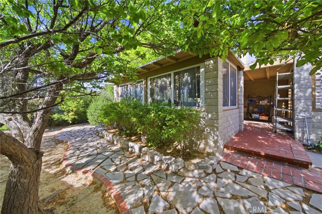 19670 Tonkawan Road Apple Valley, CA 92307 - Photo 51 of 70 Back of the Arizona Room