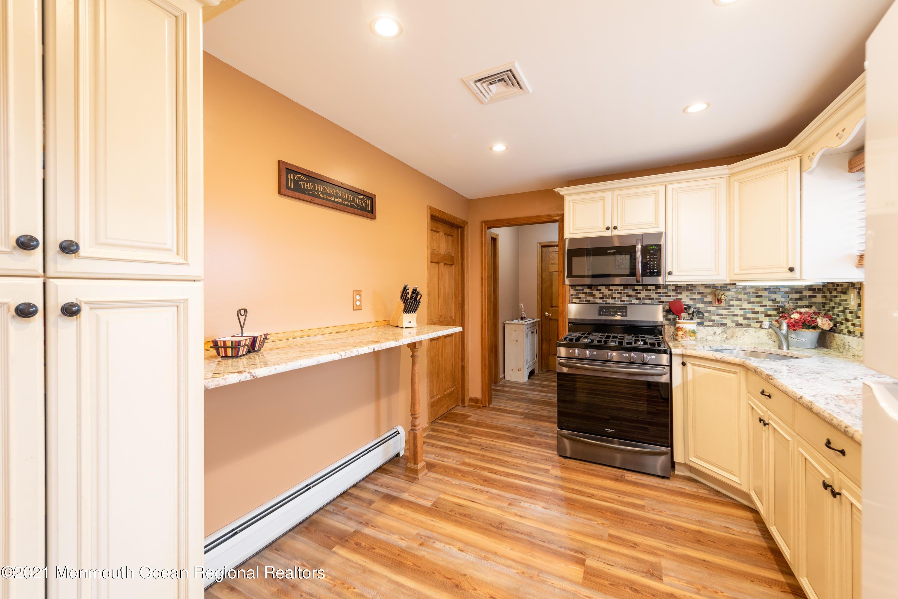 460 Turf Drive Freehold, NJ 07728 - Photo 13 of 26 BAP_5834-Edit