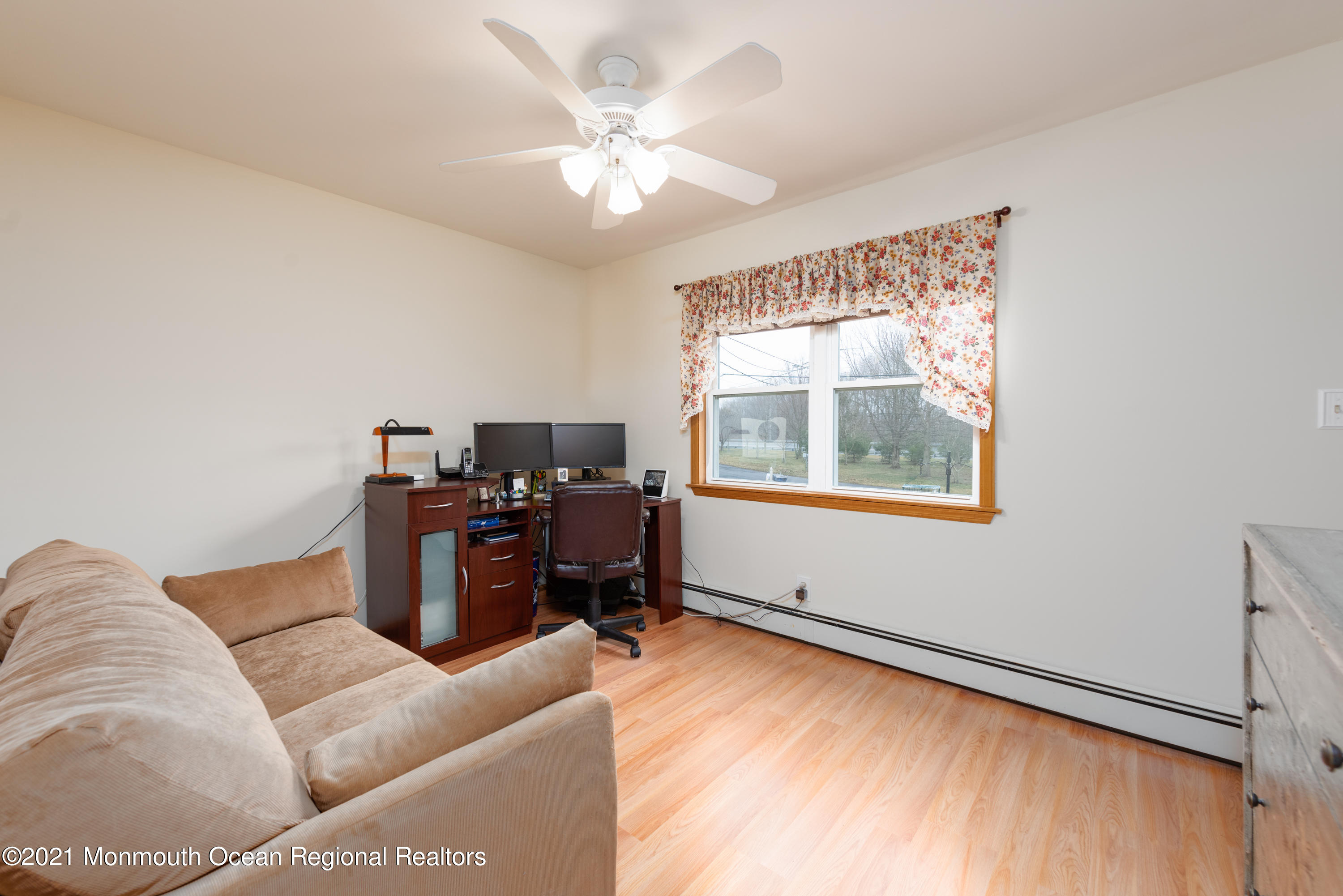 460 Turf Drive Freehold, NJ 07728 - Photo 20 of 26 BAP_5861-Edit