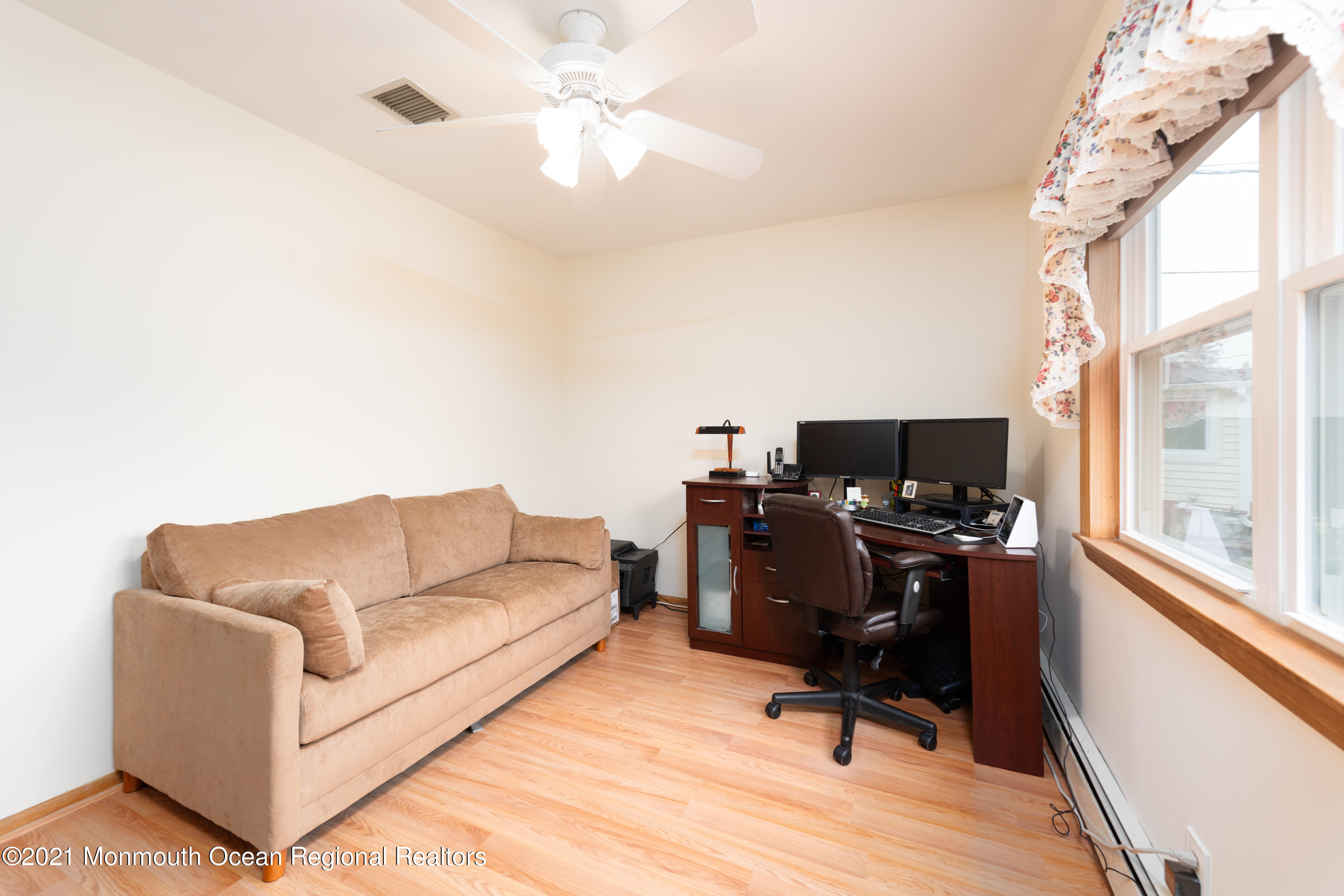 460 Turf Drive Freehold, NJ 07728 - Photo 21 of 26 BAP_5865-Edit