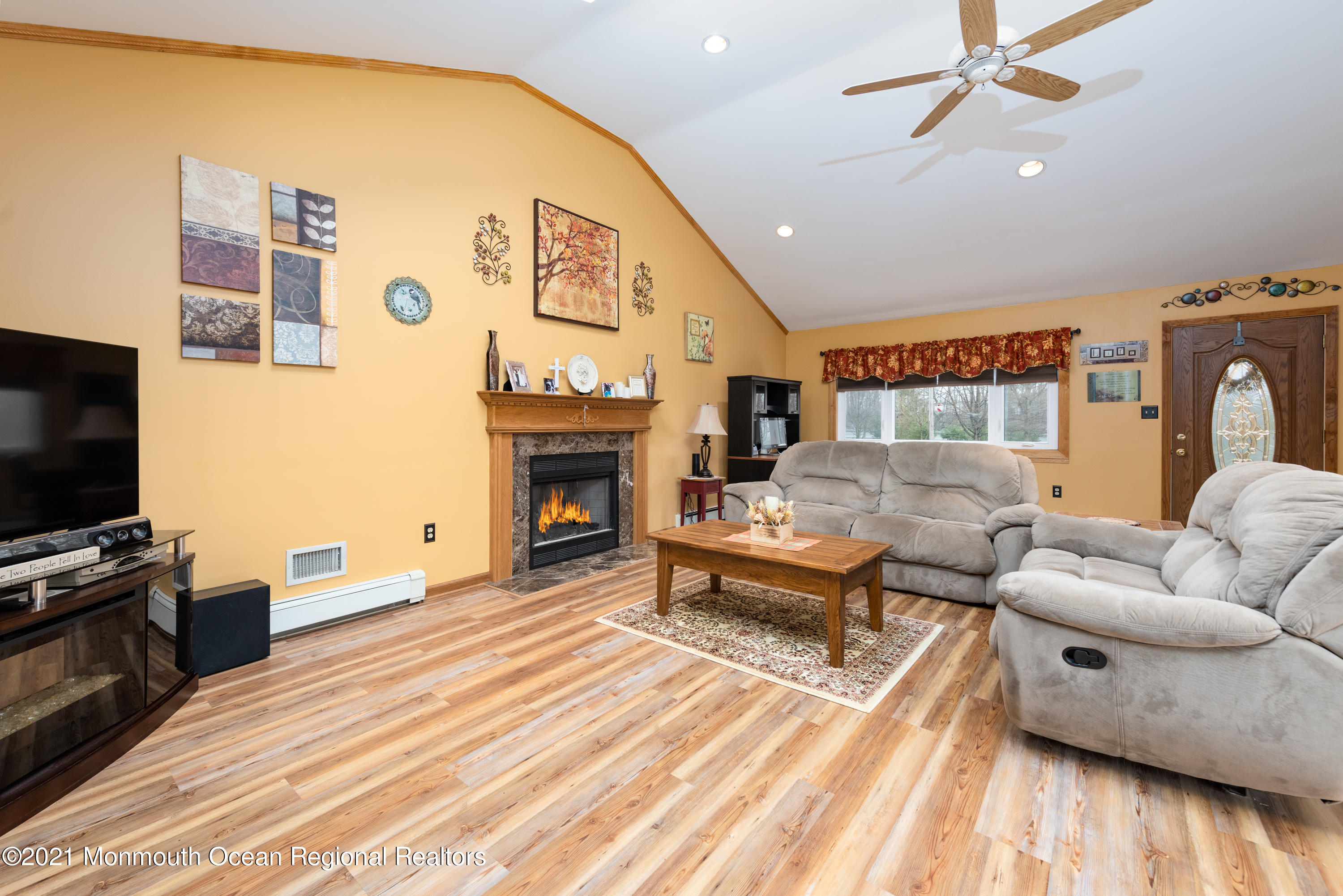 460 Turf Drive Freehold, NJ 07728 - Photo 7 of 26 BAP_5814-Edit