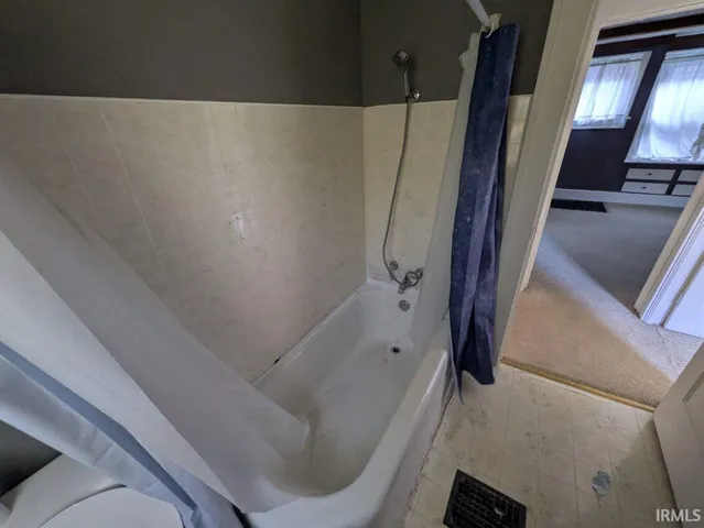 $64,995 | 2004 2nd Avenue, Terre Haute, IN 47807