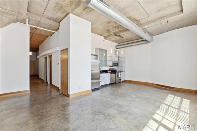 $1,400 | 2201 Locust Street, Unit 207, St. Louis, MO 63103