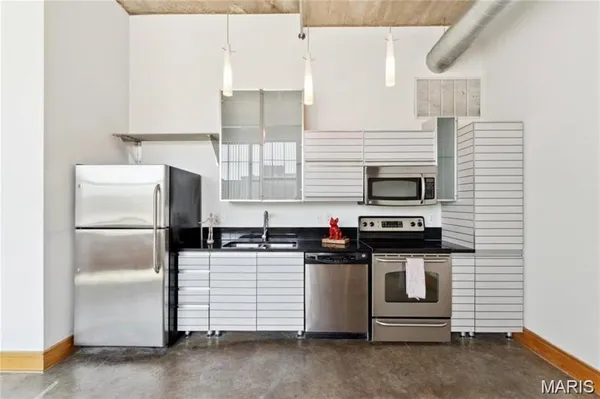 $1,400 | 2201 Locust Street, Unit 207, St. Louis, MO 63103