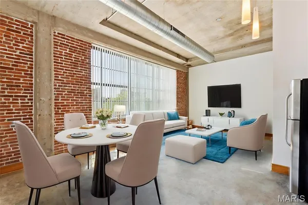 $1,400 | 2201 Locust Street, Unit 207, St. Louis, MO 63103