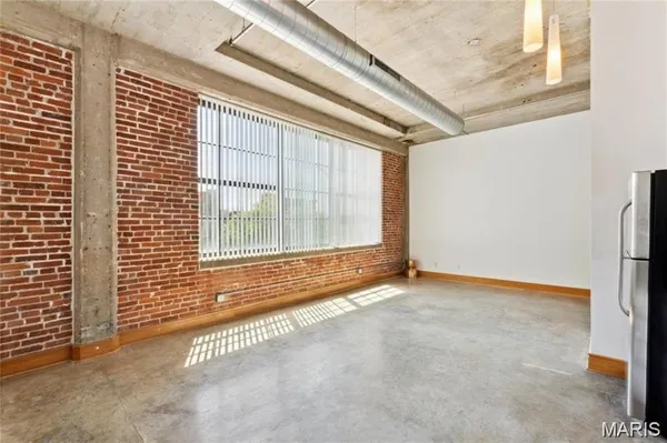 $1,400 | 2201 Locust Street, Unit 207, St. Louis, MO 63103