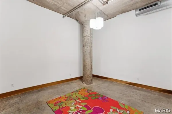 $1,400 | 2201 Locust Street, Unit 207, St. Louis, MO 63103