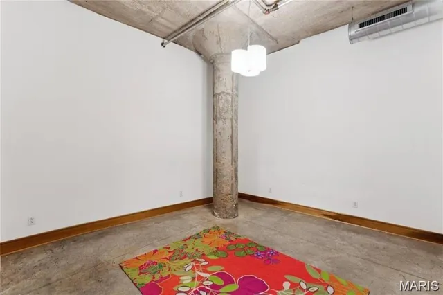 $1,400 | 2201 Locust Street, Unit 207, St. Louis, MO 63103