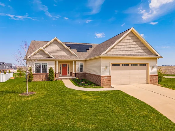 $429,500 | 19 Red Maple Court, Bloomington, IL 61705