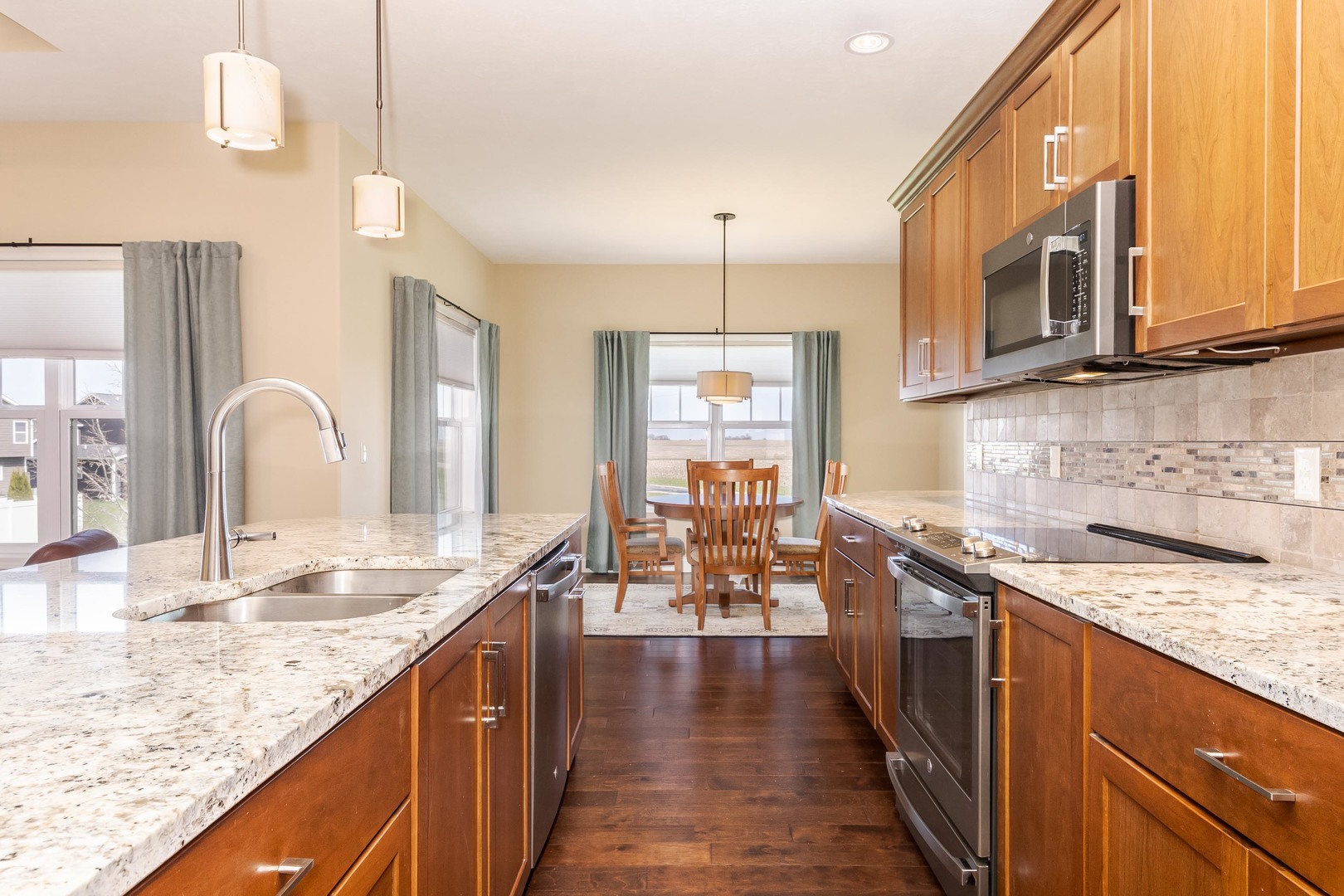 19 Red Maple Court Bloomington, IL 61705 - Photo 9 of 28