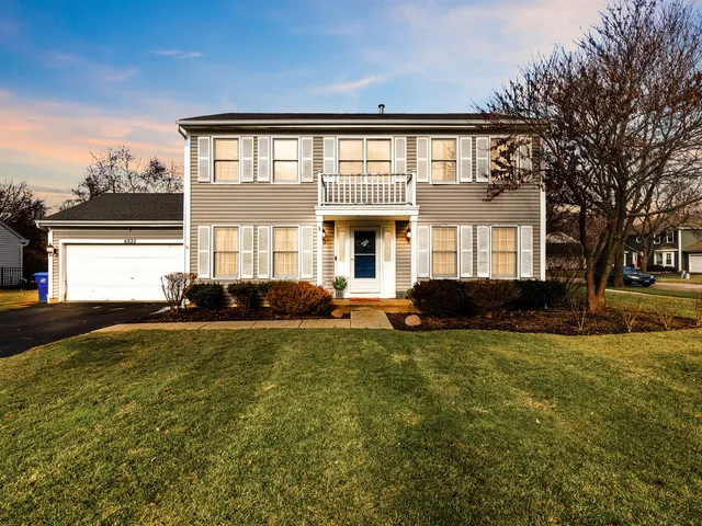 $450,000 | 6930 Bennington Drive, Gurnee, IL 60031