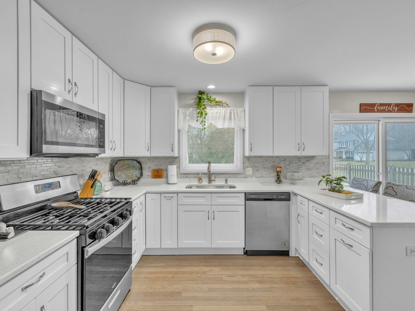 6930 Bennington Drive Gurnee, IL 60031 - Photo 13 of 38